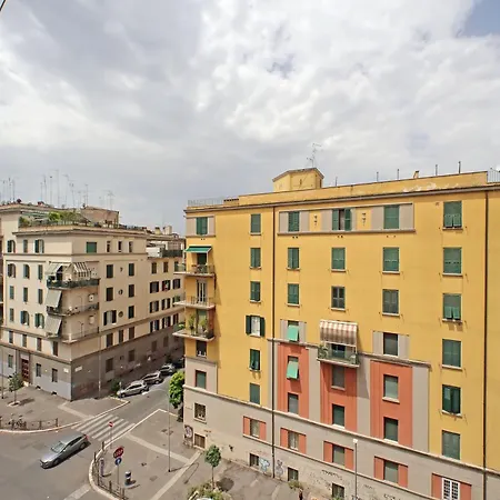 Prestigious Re Di Roma Apartment-3